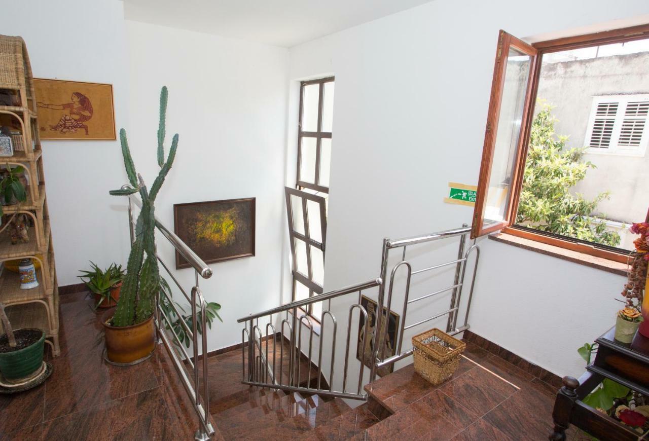Apartments Mihic Makarska Eksteriør billede