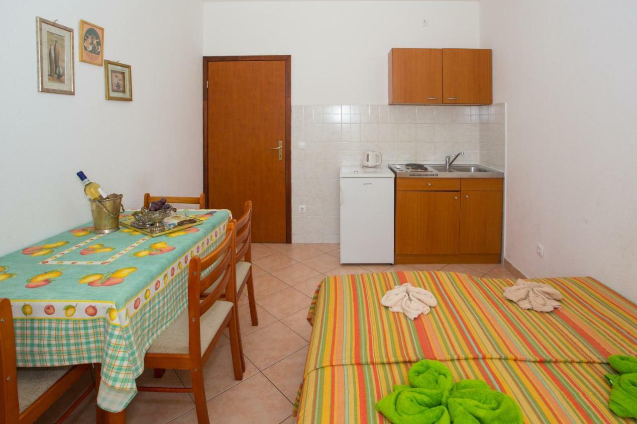 Apartments Mihic Makarska Eksteriør billede
