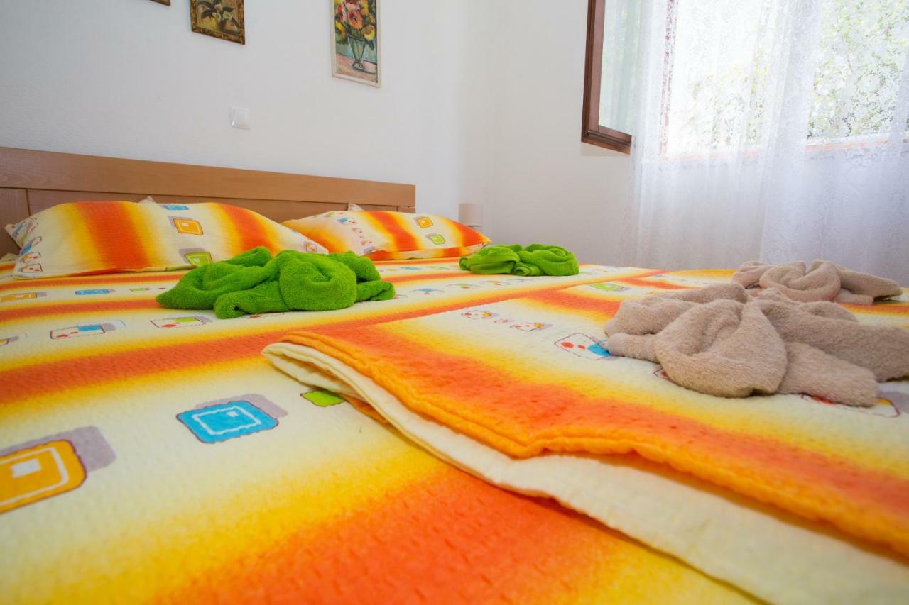 Apartments Mihic Makarska Eksteriør billede