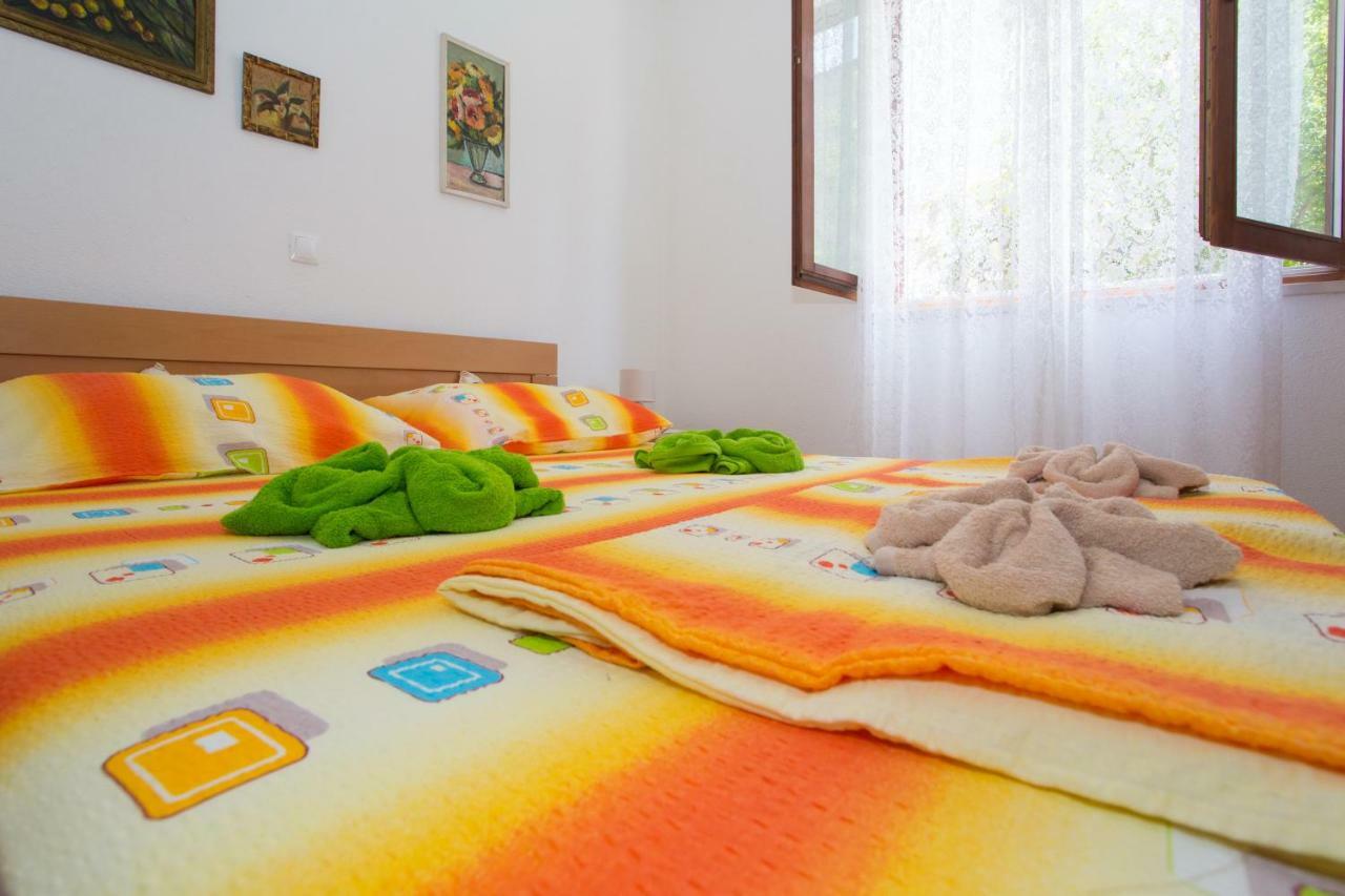 Apartments Mihic Makarska Eksteriør billede