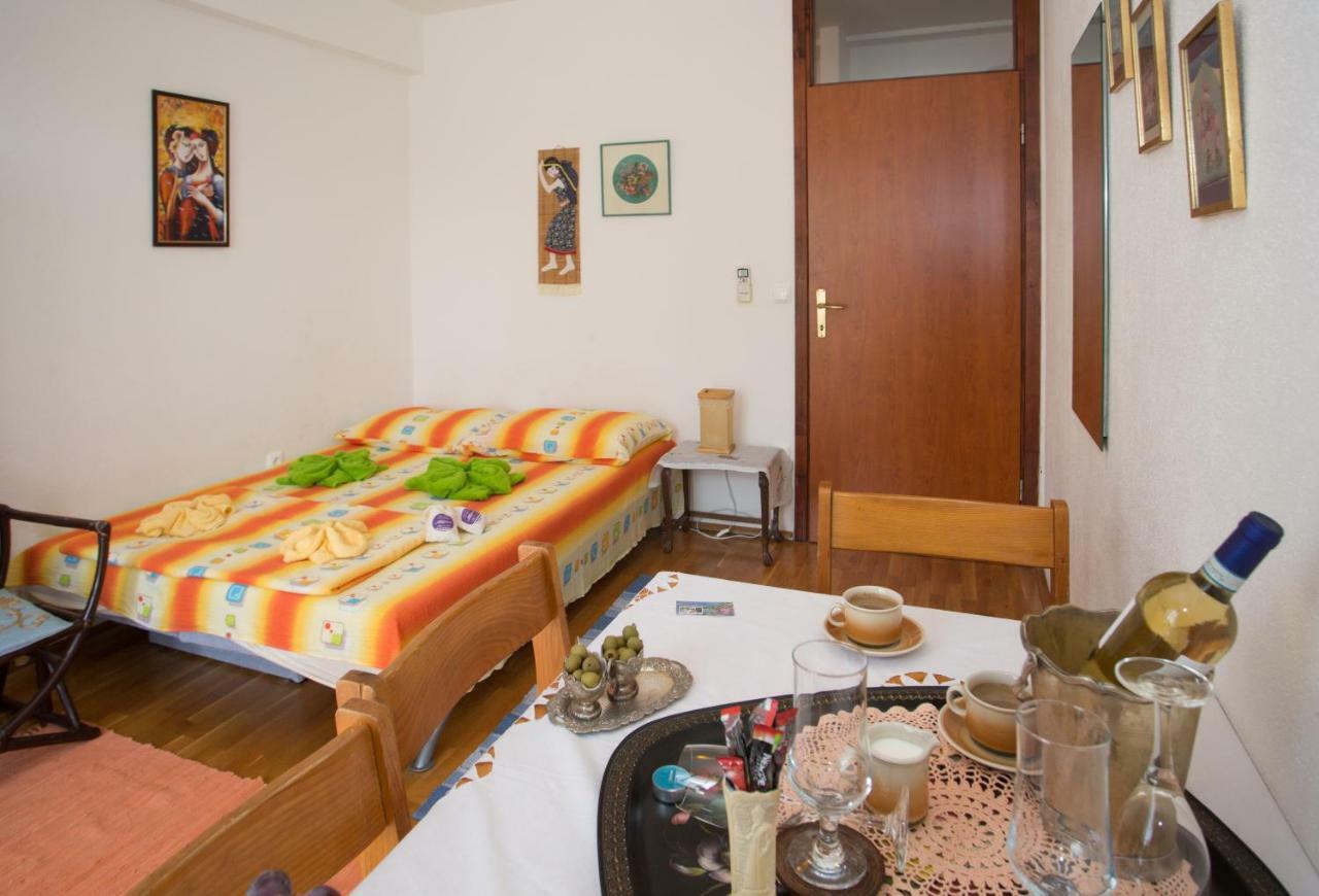 Apartments Mihic Makarska Eksteriør billede
