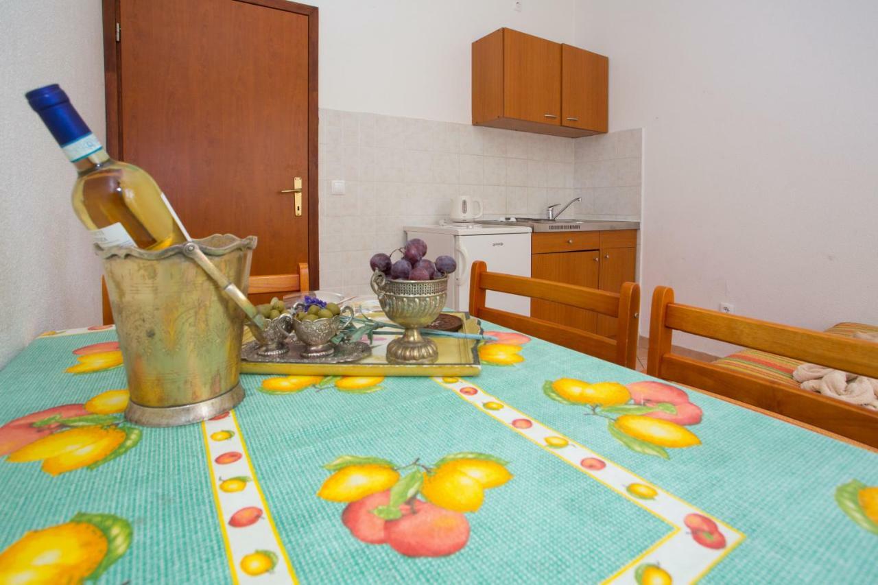 Apartments Mihic Makarska Eksteriør billede